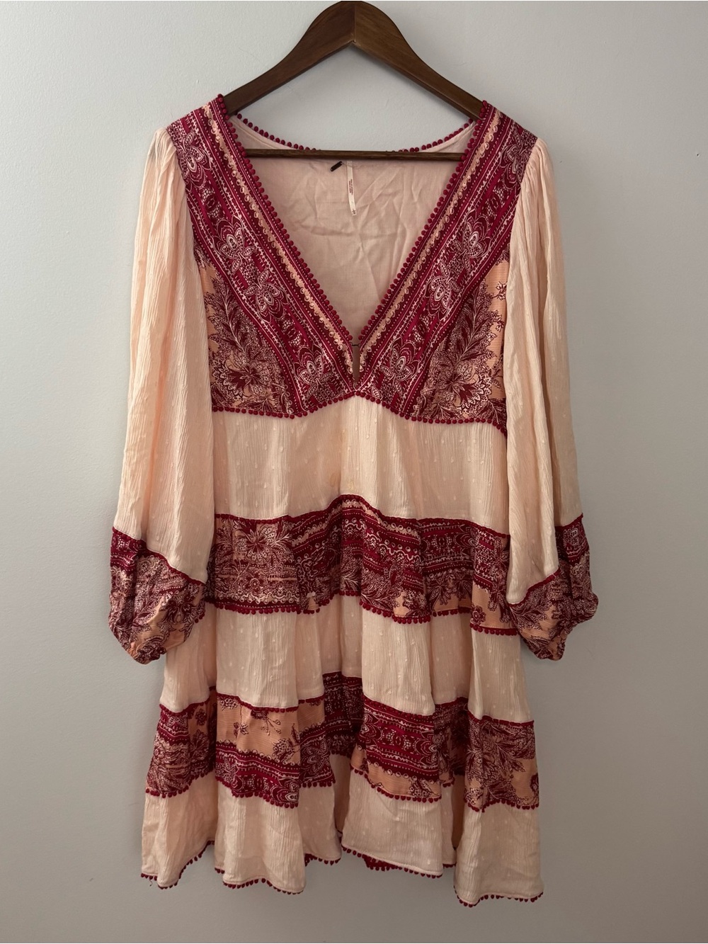 Free People Boho Cream & Dusty Rose V-Neck Tiered Dress Size L - Picture 2 of 9